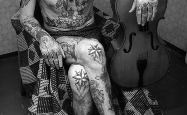 Фотография: Кольщик наколи мне. или Почему не нужно украшать себя тату со звездами №5 - BigPicture.ru